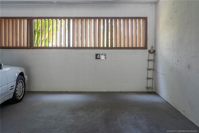 Building Photo - 166 SE St Lucie Blvd