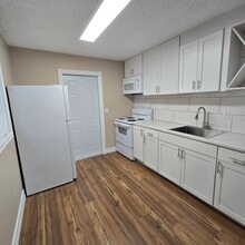 Building Photo - 5935 S Ashlawn Way