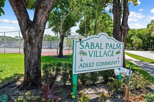 Building Photo - 4990 E Sabal Palm Blvd