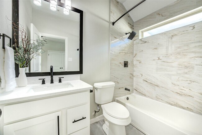 Building Photo - 5435 Baronet Dr