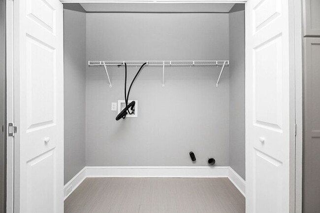 Building Photo - Charming 3BD/2BA Duplex in Dilworth!