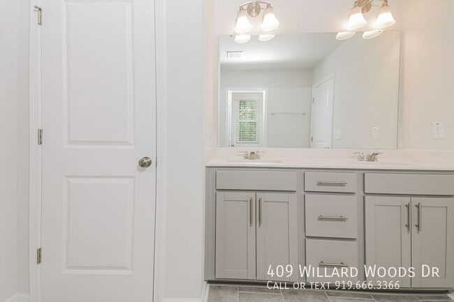 Building Photo - 409 Willard Wds Dr