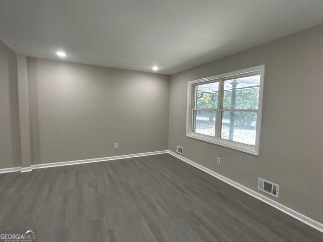 Building Photo - 3793 Rainbow Dr