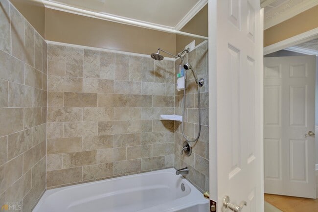 Building Photo - 240 Browns Hill Ct