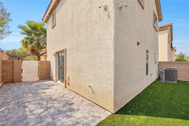 Building Photo - 3314 Villa Fiori Ave