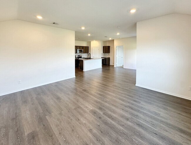Building Photo - 3/2 in Magnolia Master Planned Community!