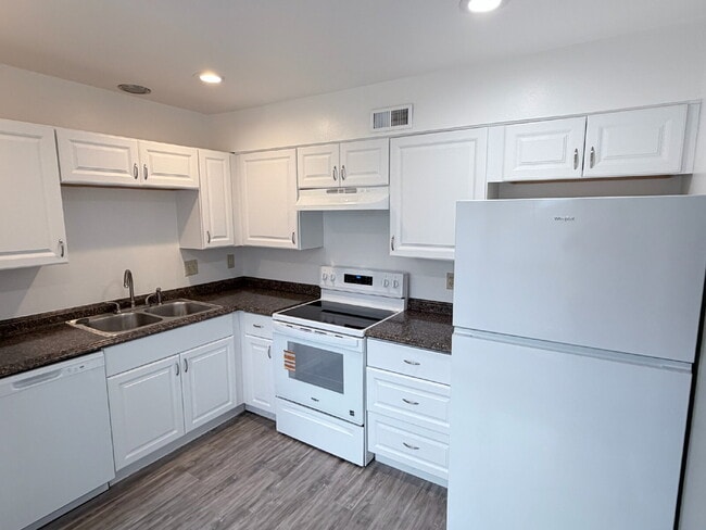 Building Photo - 5155 Santa Clara Pl