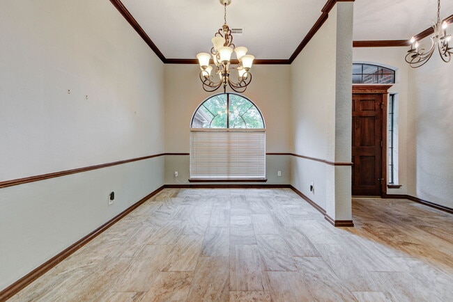 Building Photo - 4808 Baker St