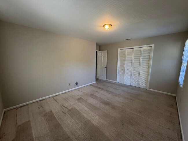 Building Photo - 3/2 House in Woodfin Estates $1,795