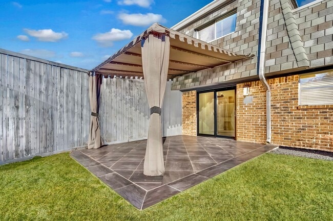 Building Photo - 10515 Berry Knoll Dr
