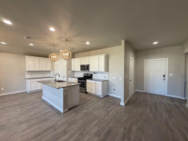 Building Photo - 328 Ranger St