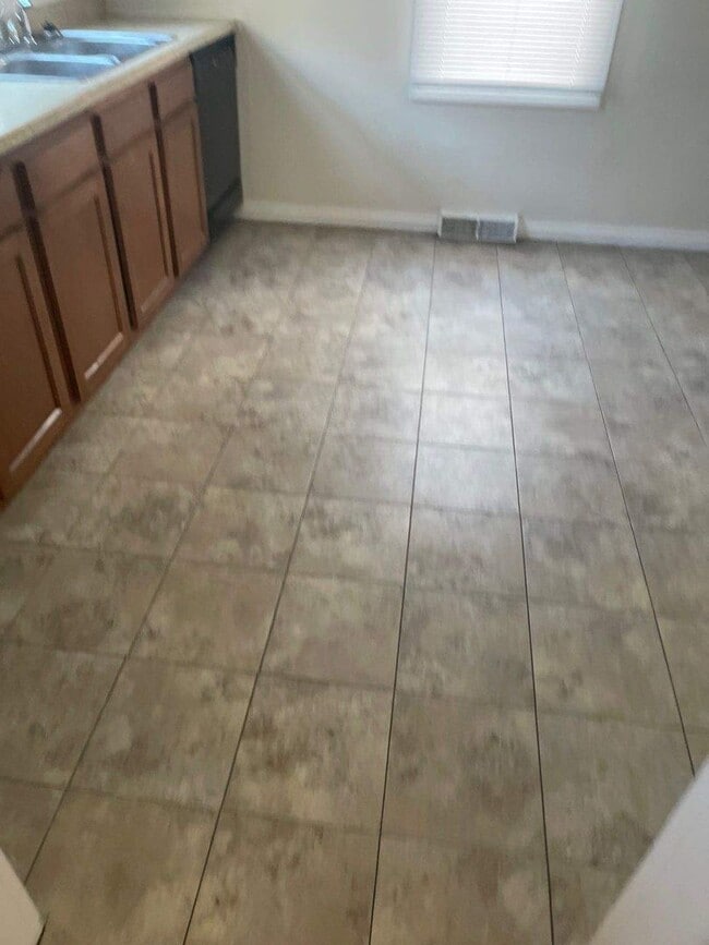 Building Photo - 7613 Van Buren Ave