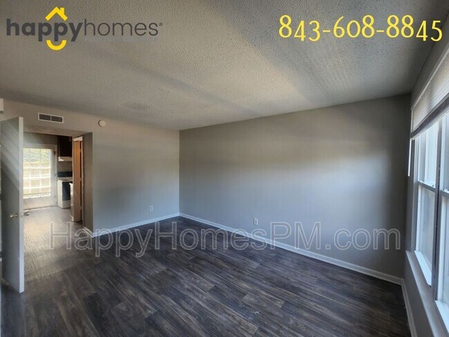 Building Photo - 921 Nabors Dr
