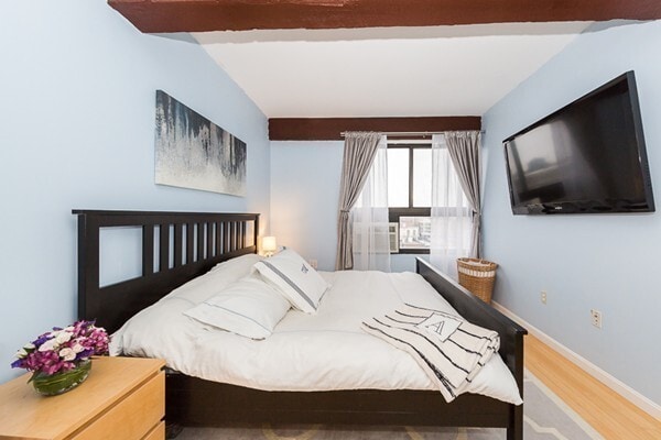 Building Photo - 12 Stoneholm St