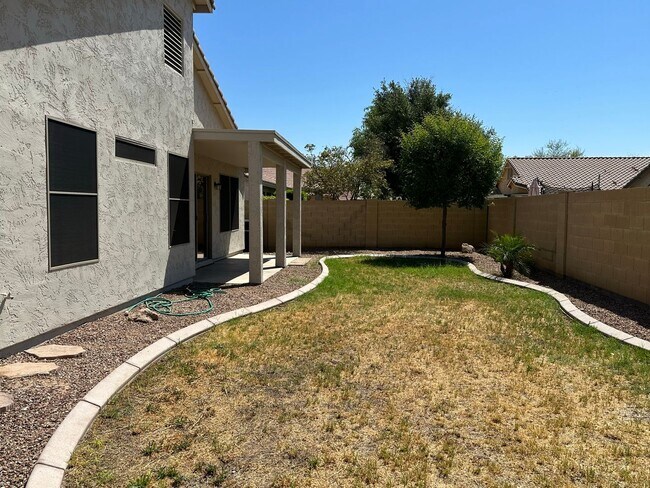Building Photo - Great 3 bedroom 2 bath home -- COMING SOON