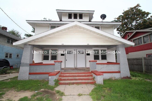 Primary Photo - 636 Oakdale St SE