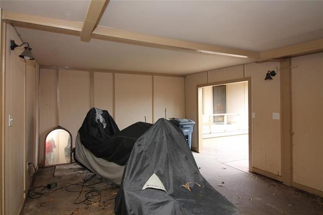 Building Photo - 5828 Locke Ave