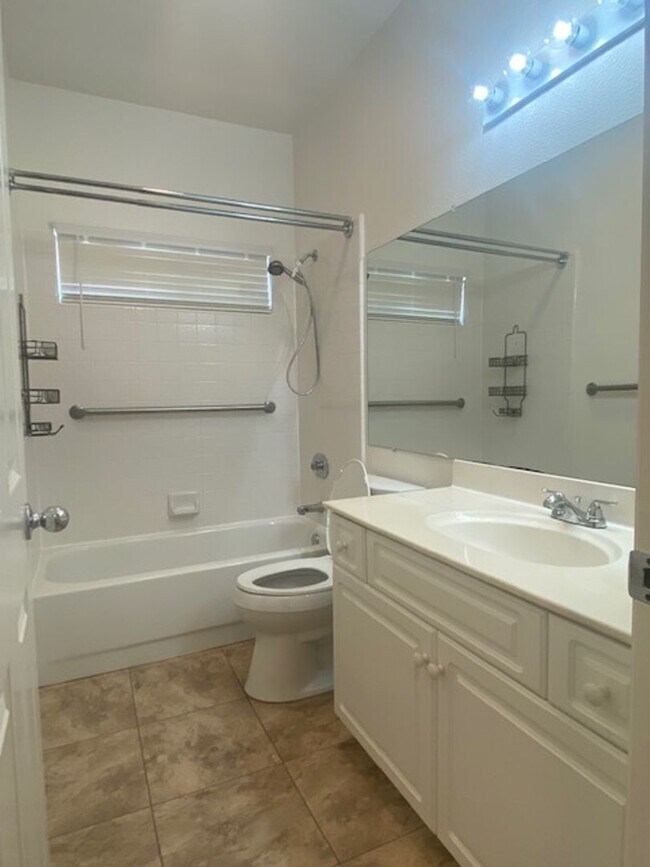 Building Photo - Corner lot with pool and RV parking!