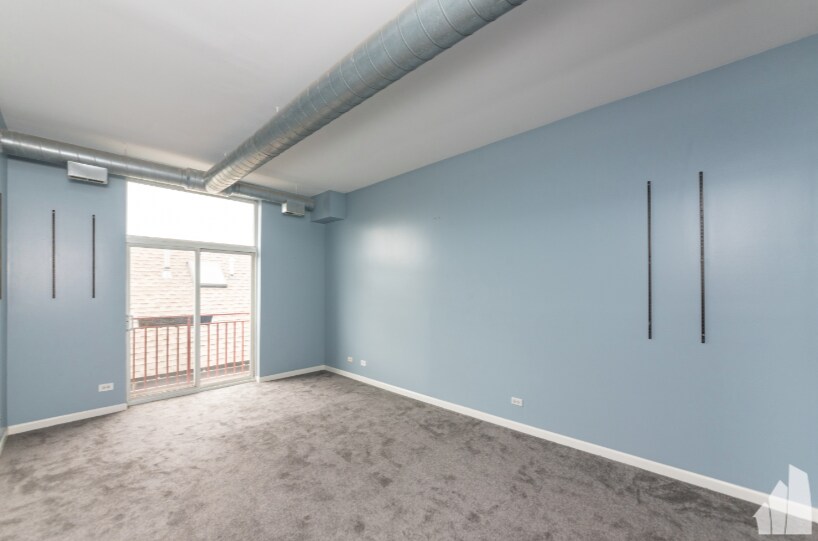 Building Photo - 2356 N Elston Ct