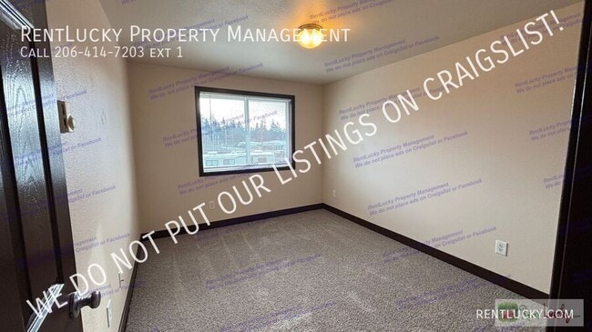 Building Photo - 104 167th St E