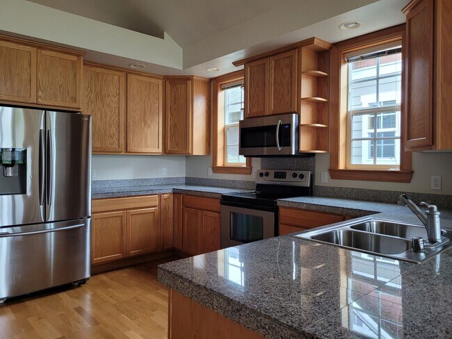 Building Photo - Stunning Home in Lynden with Great Amentities for Rent!