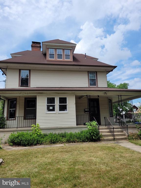 Building Photo - 745 Highland Ave