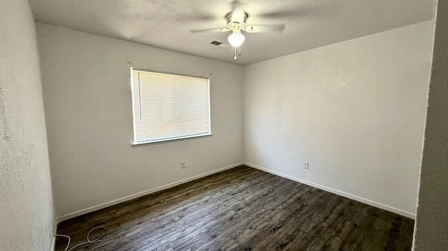 Building Photo - 665 S Coalinga St