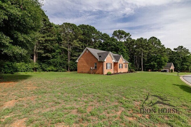 Building Photo - 411 Timber Creek Dr