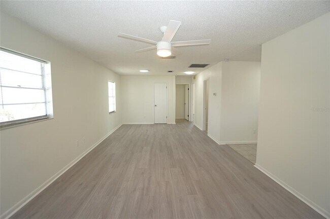 Building Photo - 4007 W Cass St