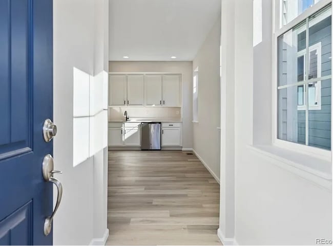 Building Photo - 8916 Snake River St