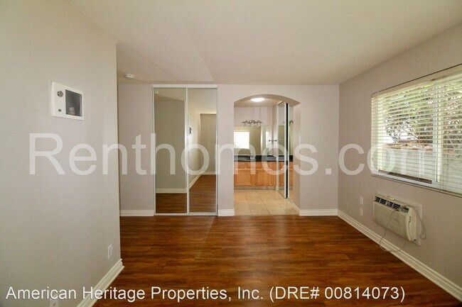 Building Photo - 2 br, 2 bath House - 9929 Erma Road #103