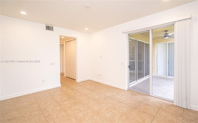 Building Photo - 8231 NW 127th Ln