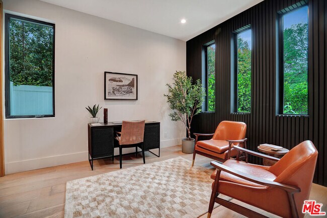 Building Photo - 15602 Morrison St