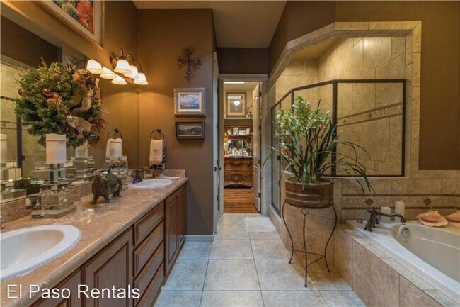 Building Photo - 3 br, 3 bath House - 203 Casas Bellas