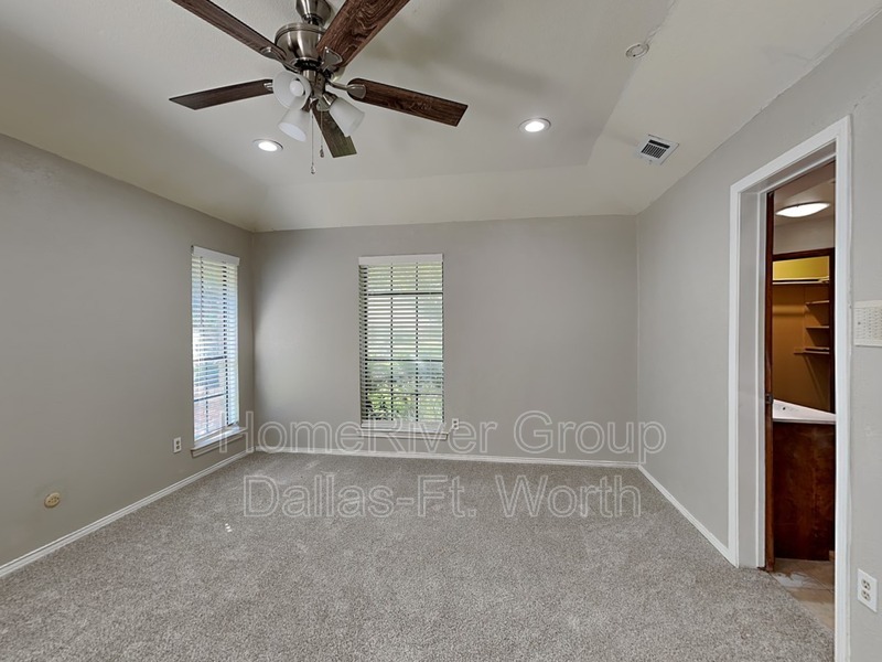 Building Photo - 1108 Huntington Dr