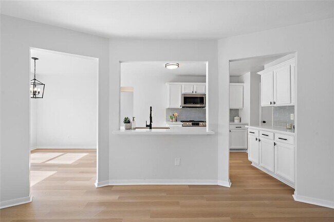 Building Photo - 22823 Tara Way Dr