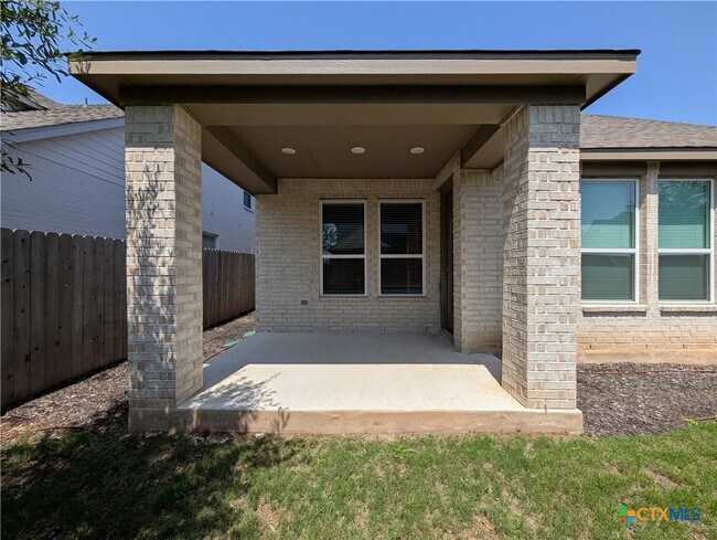 Building Photo - 1052 Easy Gruene