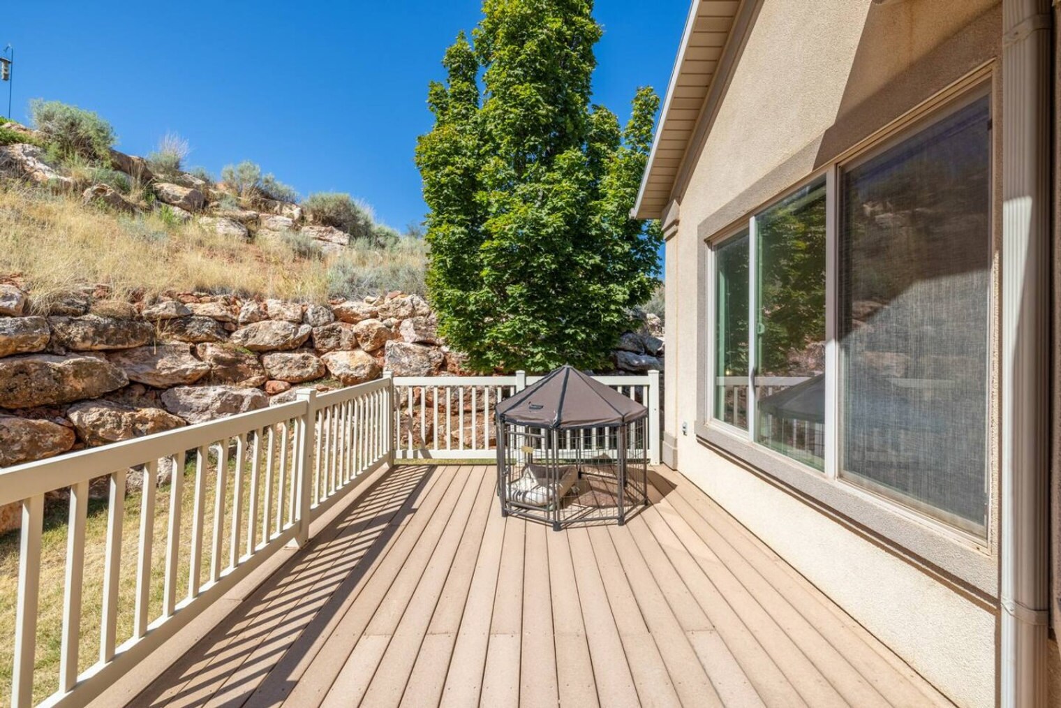 Building Photo - 210 Edgewood Cir