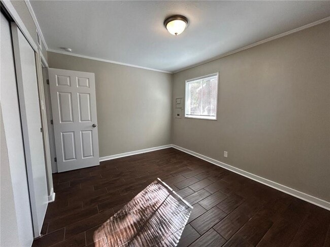 Building Photo - 4010 Sunnyvale Ln S