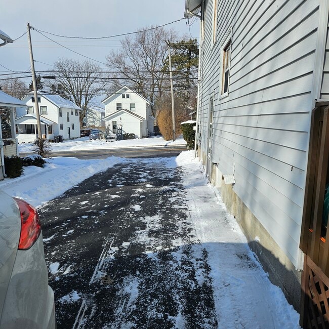 Building Photo - 35 Buffalo St