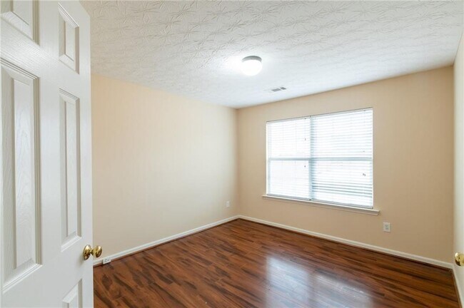 Building Photo - 778 Roxholly Ln NE