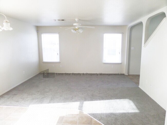 Building Photo - 3-Bedroom Duplex for Rent in Killeen