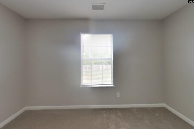 Building Photo - 308 Fox Trot Dr