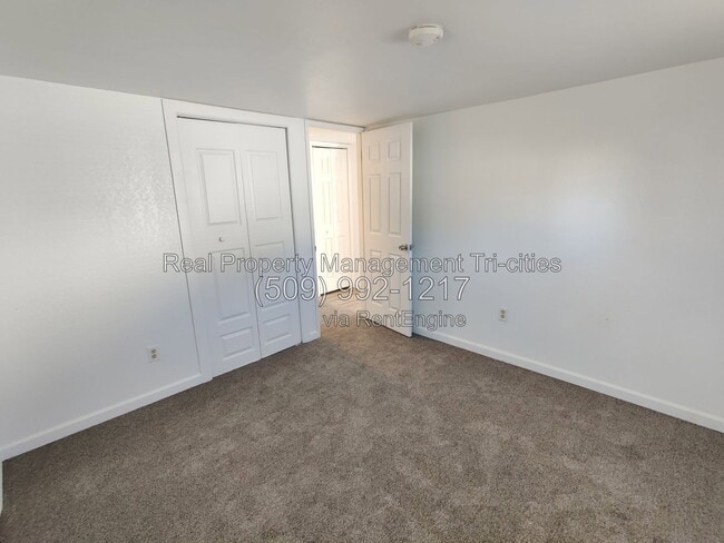 Building Photo - 1110 Potter Ave
