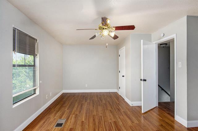 Building Photo - 805 Bluebonnet Dr