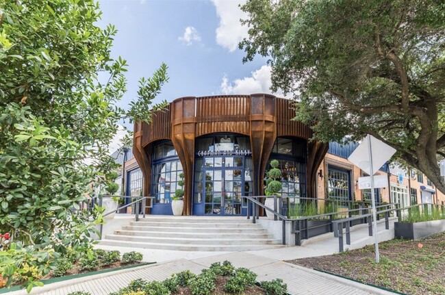 Building Photo - 4008 University Grove St