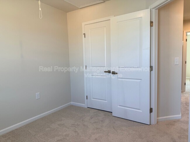 Building Photo - 372 Grand Silo Rd