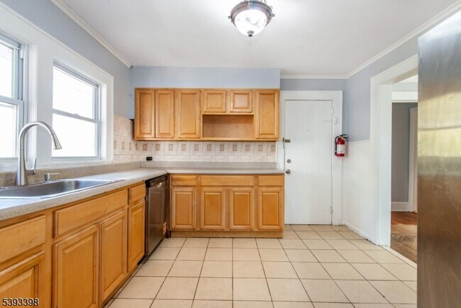 Building Photo - 86 Watsessing Ave