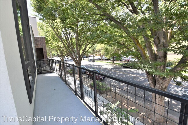 Building Photo - 3 br, 3.5 bath House - 401 10th Street