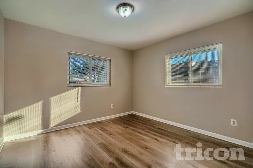 Building Photo - 2020 Magnolia Dr